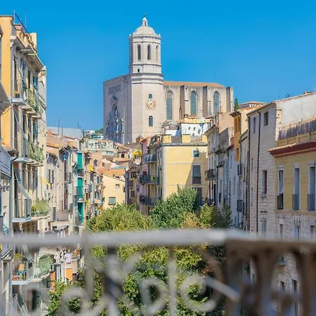 Flateli Rambla 5 3-1 Χιρόνα