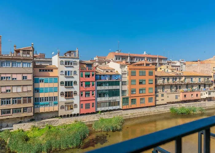 Flateli Rambla 5 3-1 * Χιρόνα